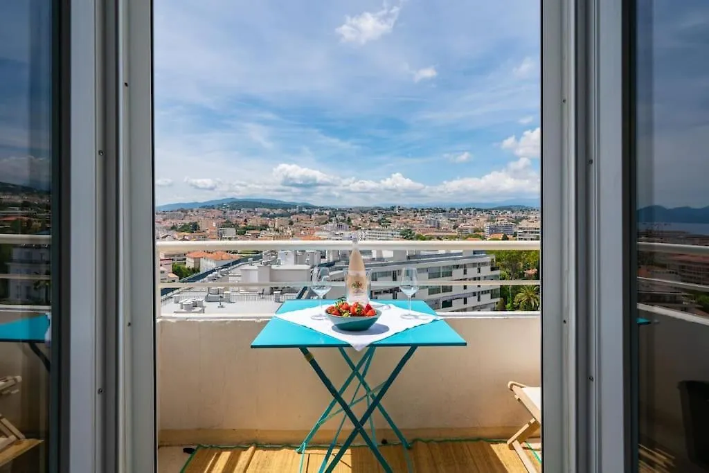 Superbe Appartement Vue Mer Gallia Cannes Apartment